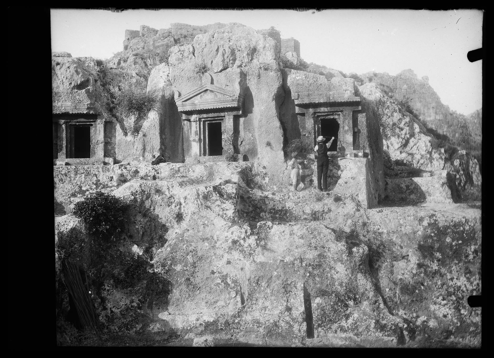 Tombes lyciennes à l'intérieur de la citadelle byzantine et ottomane